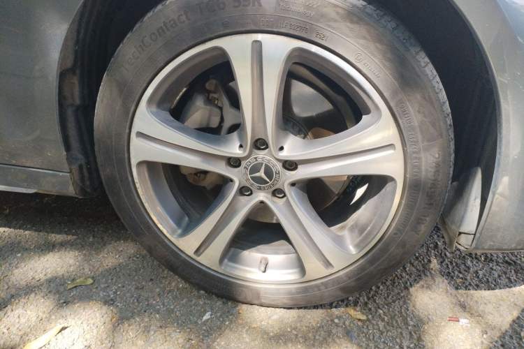 Used Mercedes-Benz E-Class 2018 E 200 L Sport Edition Right Front Wheel Hub