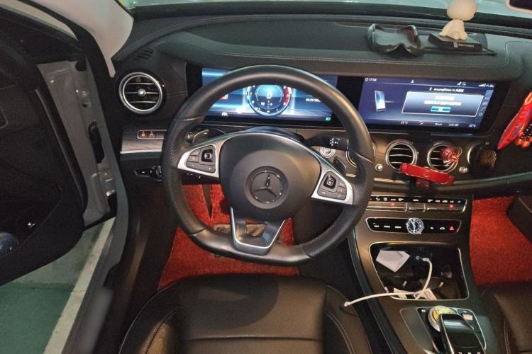 Used Mercedes-Benz E-Class 2018 E 300 L Sport Luxury Edition Steering Wheel