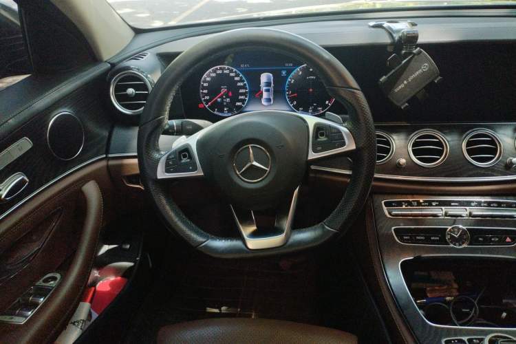 Used Mercedes-Benz E-Class 2018 E 200 L Sport Edition Steering Wheel