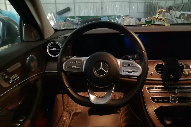 Used Mercedes-Benz E-Class 2018 Facelift E 300 L Luxury Edition Steering Wheel