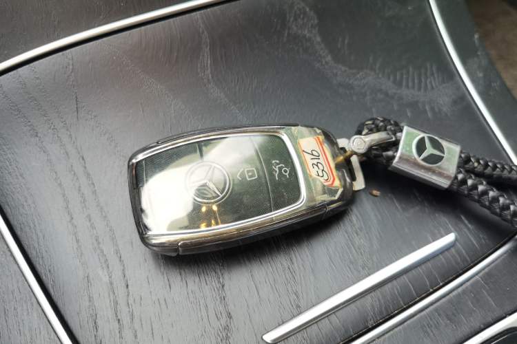 Used Mercedes-Benz E-Class 2018 E 300 L Sporty and Stylish Model Vehicle Key