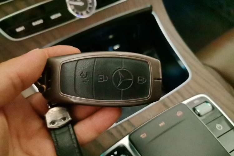 Used Mercedes-Benz E-Class 2018 Facelift E 300 L Luxury Edition Vehicle Key