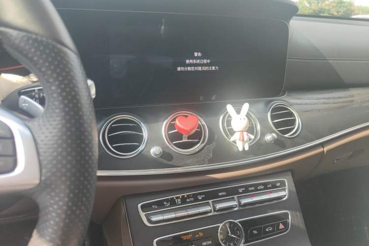Used Mercedes-Benz E-Class 2018 Restyled E 300 L Sport Luxury Edition Audio And AC Panel