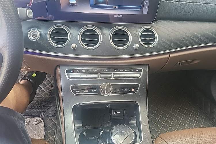 Used Mercedes-Benz E-Class 2018 Restyled E 300 L Sporty and Stylish Edition Audio And AC Panel