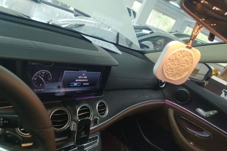 Used Mercedes-Benz E-Class 2018 E 200 L Sport Edition Audio And AC Panel