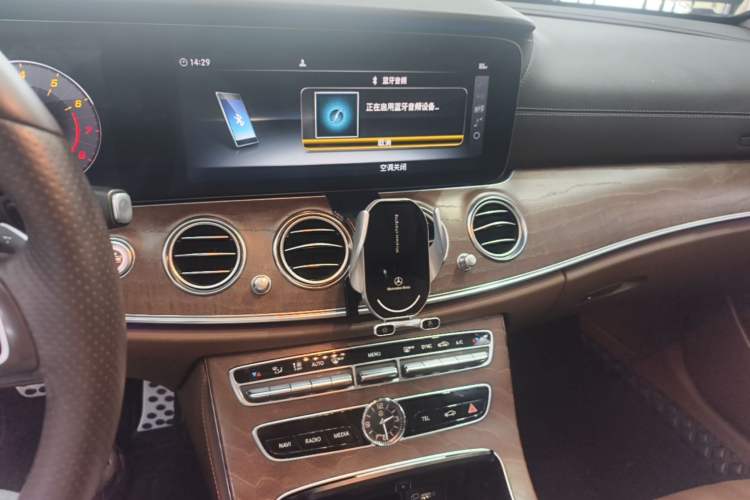 Used Mercedes-Benz E-Class 2018 Facelift E 300 L Luxury Edition Audio And AC Panel