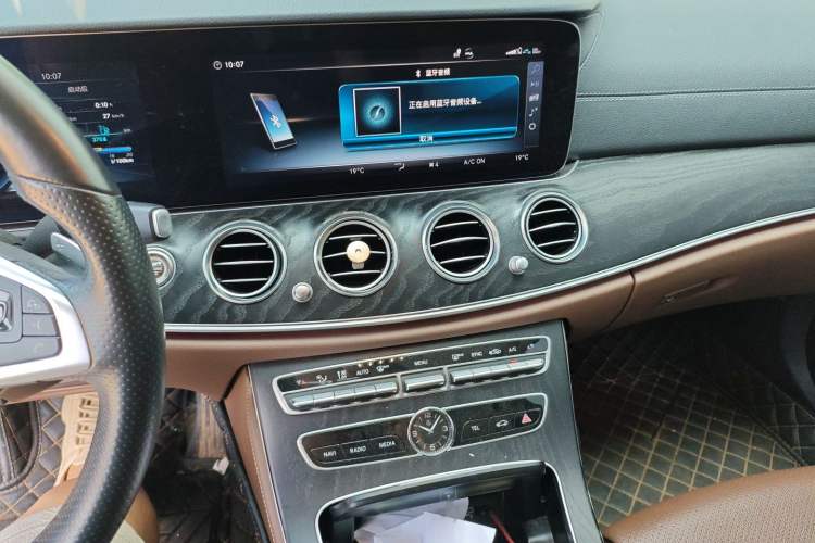 Used Mercedes-Benz E-Class 2018 Facelift E 200 L Sport Edition Audio And AC Panel