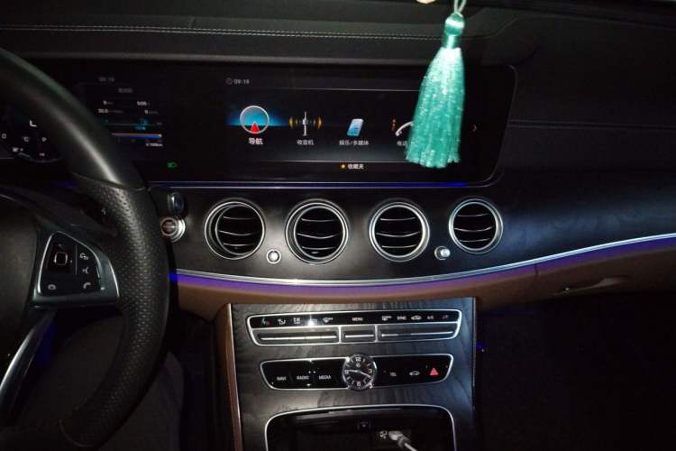 Used Mercedes-Benz E-Class 2018 Facelift E 200 L Sport Edition Audio And AC Panel