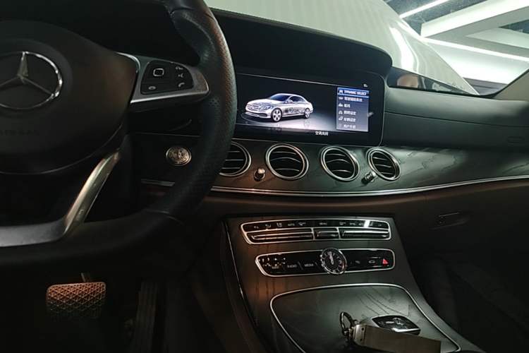 Used Mercedes-Benz E-Class 2018 Facelift E 200 L Sport Edition Audio And AC Panel