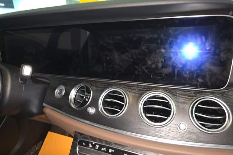 Used Mercedes-Benz E-Class 2018 E 300 L Sport Luxury Edition Audio And AC Panel