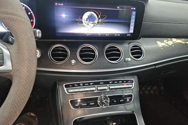 Used Mercedes-Benz E-Class 2018 Restyled E 300 L Sporty and Stylish Edition Audio And AC Panel