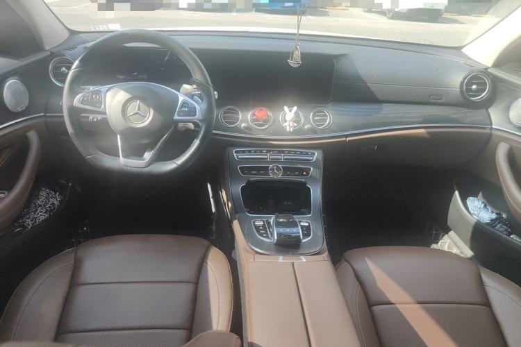Used Mercedes-Benz E-Class 2018 Restyled E 300 L Sport Luxury Edition Center Console