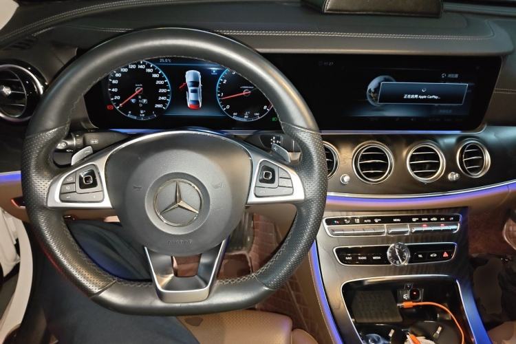 Used Mercedes-Benz E-Class 2018 Facelift E 200 L Sport Edition Center Console
