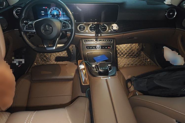 Used Mercedes-Benz E-Class 2018 Facelift E 200 L Sport Edition Center Console