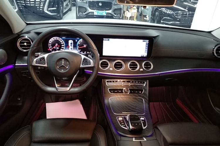 Used Mercedes-Benz E-Class 2018 Facelift E 200 L Sport Edition Center Console