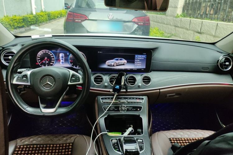 Used Mercedes-Benz E-Class 2018 E 200 L Sport Edition Center Console