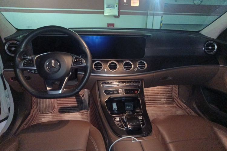 Used Mercedes-Benz E-Class 2018 Restyled E 300 L Sport Luxury Edition Center Console