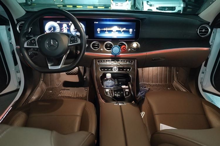Used Mercedes-Benz E-Class 2018 Restyled E 300 L Sport Luxury Edition Center Console