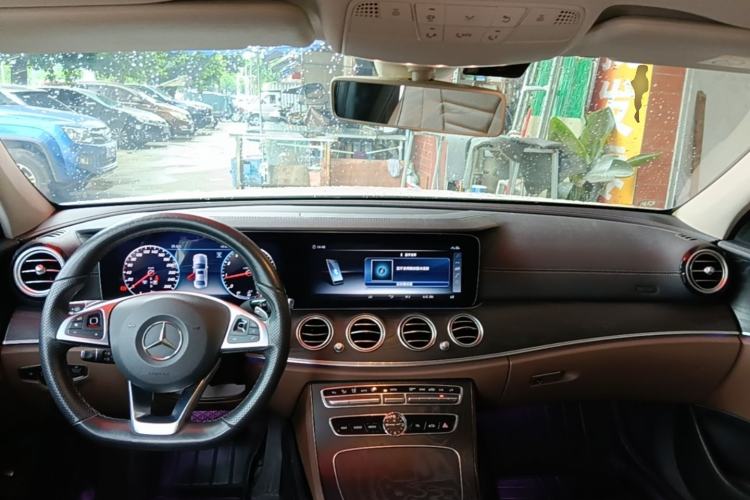 Used Mercedes-Benz E-Class 2018 E 200 L Sport Edition Center Console