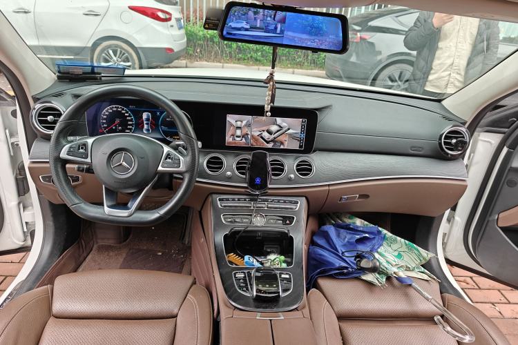 Used Mercedes-Benz E-Class 2018 Facelift E 200 L Sport Edition Center Console