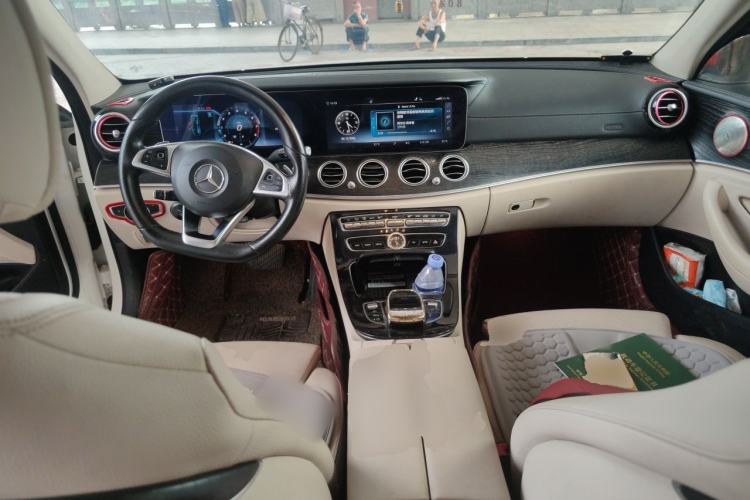 Used Mercedes-Benz E-Class 2018 Facelift E 200 L Sport Edition Center Console