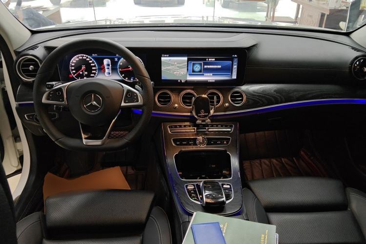 Used Mercedes-Benz E-Class 2018 E 200 L Sport Edition Center Console
