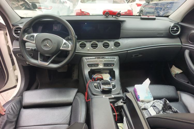 Used Mercedes-Benz E-Class 2018 E 200 L Sport Edition Center Console