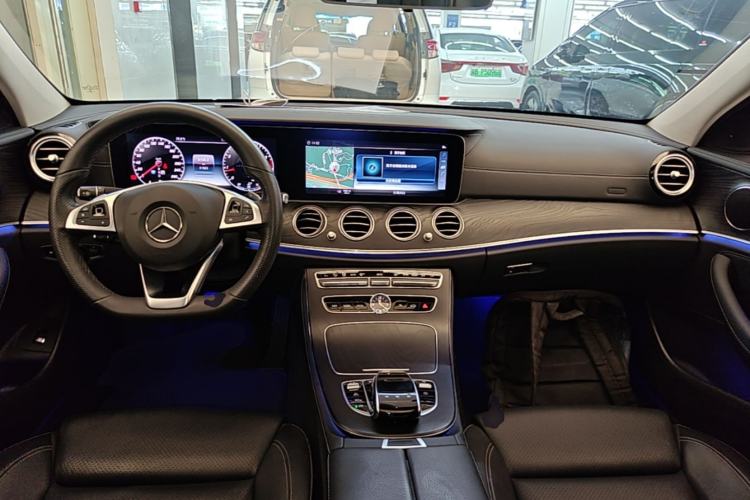 Used Mercedes-Benz E-Class 2018 E 200 L Sport Edition Center Console
