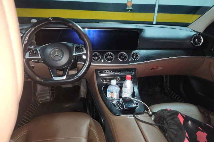 Used Mercedes-Benz E-Class 2018 E 300 L Sport Luxury Edition Center Console