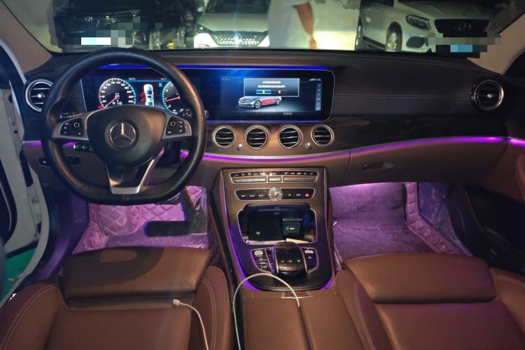 Used Mercedes-Benz E-Class 2018 Facelift E 200 L Sport Edition Center Console