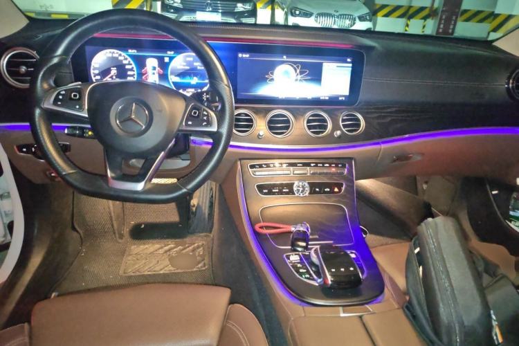 Used Mercedes-Benz E-Class 2018 Facelift E 200 L Sport Edition Center Console