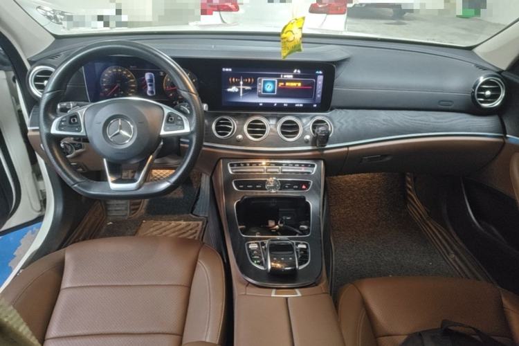 Used Mercedes-Benz E-Class 2018 Restyled E 300 L Sporty and Stylish Edition Center Console
