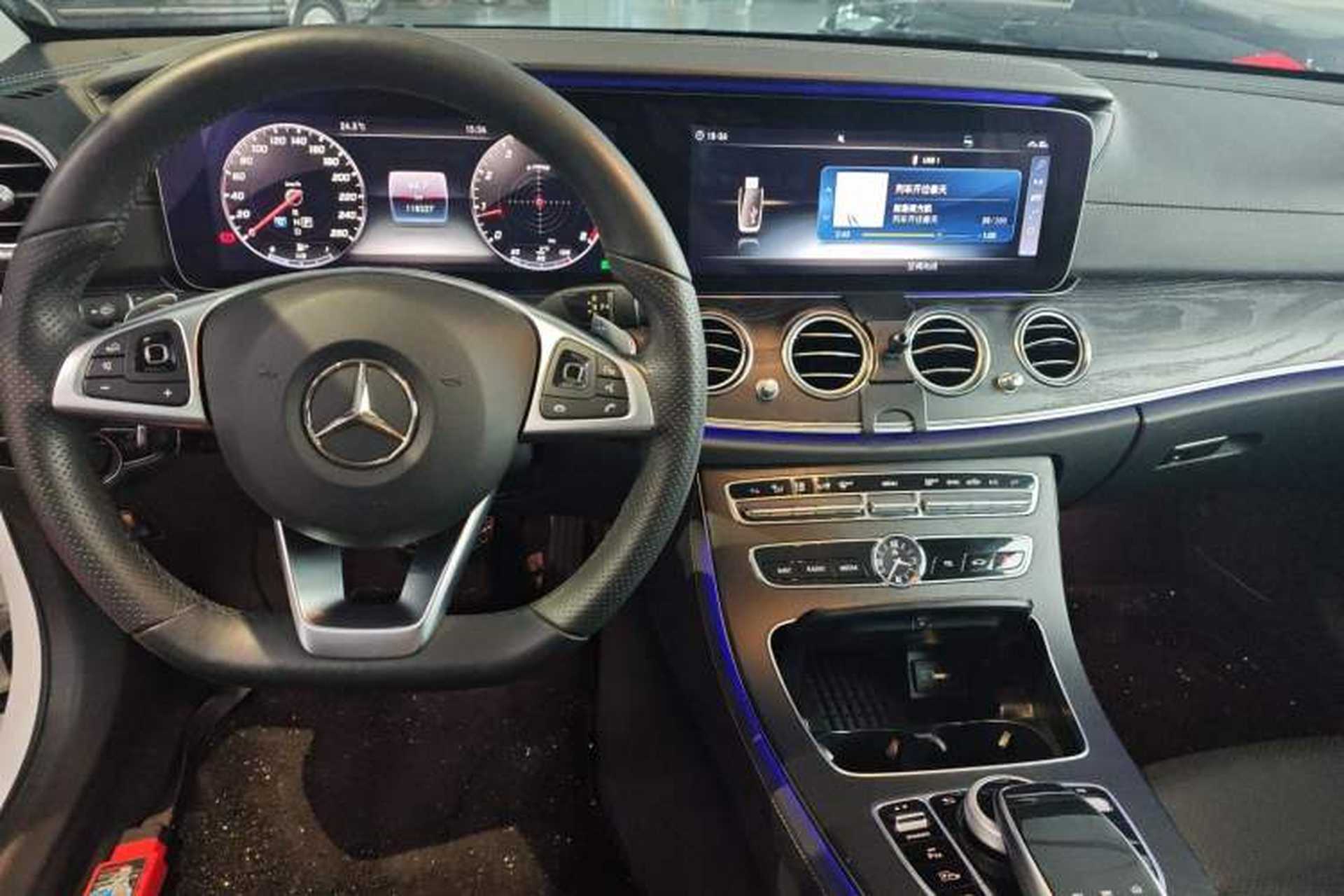 Used Mercedes-Benz E-Class 2018 Facelift E 200 L Sport 4MATIC Center Console