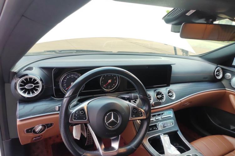 Used Mercedes-Benz E-Class 2018 E 200 Coupe Center Console