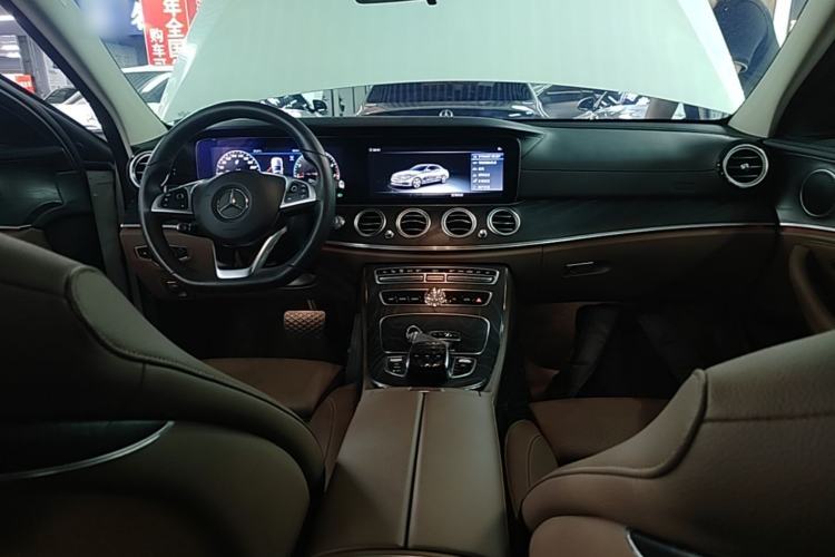 Used Mercedes-Benz E-Class 2018 Facelift E 200 L Sport Edition Center Console