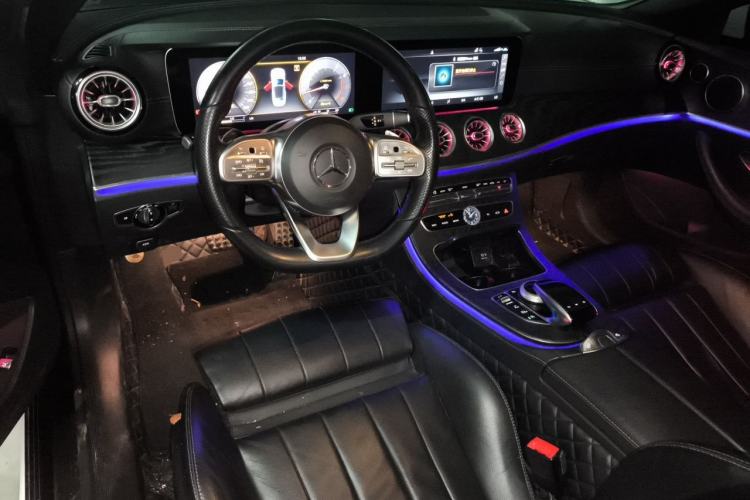 Used Mercedes-Benz E-Class 2018 E 200 Convertible Coupe Center Console