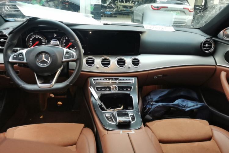 Used Mercedes-Benz E-Class 2018 E 200 Sport Edition Center Console