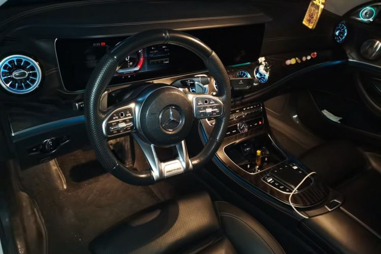 Used Mercedes-Benz E-Class 2018 Facelift E 200 L Sport Edition Center Console