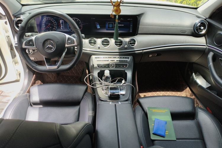 Used Mercedes-Benz E-Class 2018 Facelift E 200 L Sport Edition Center Console