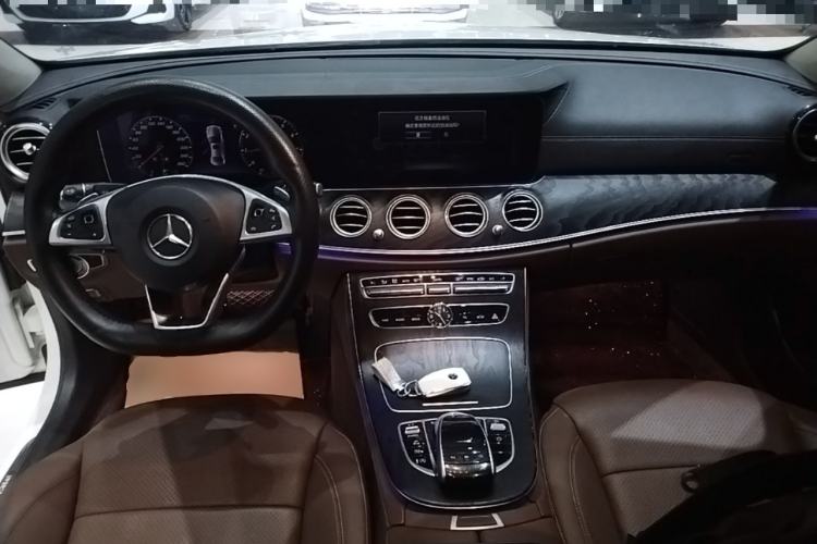 Used Mercedes-Benz E-Class 2018 Restyled E 300 L Sporty and Stylish Edition Center Console