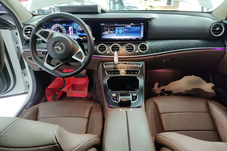 Used Mercedes-Benz E-Class 2018 Restyled E 300 L Sport Luxury Edition Center Console