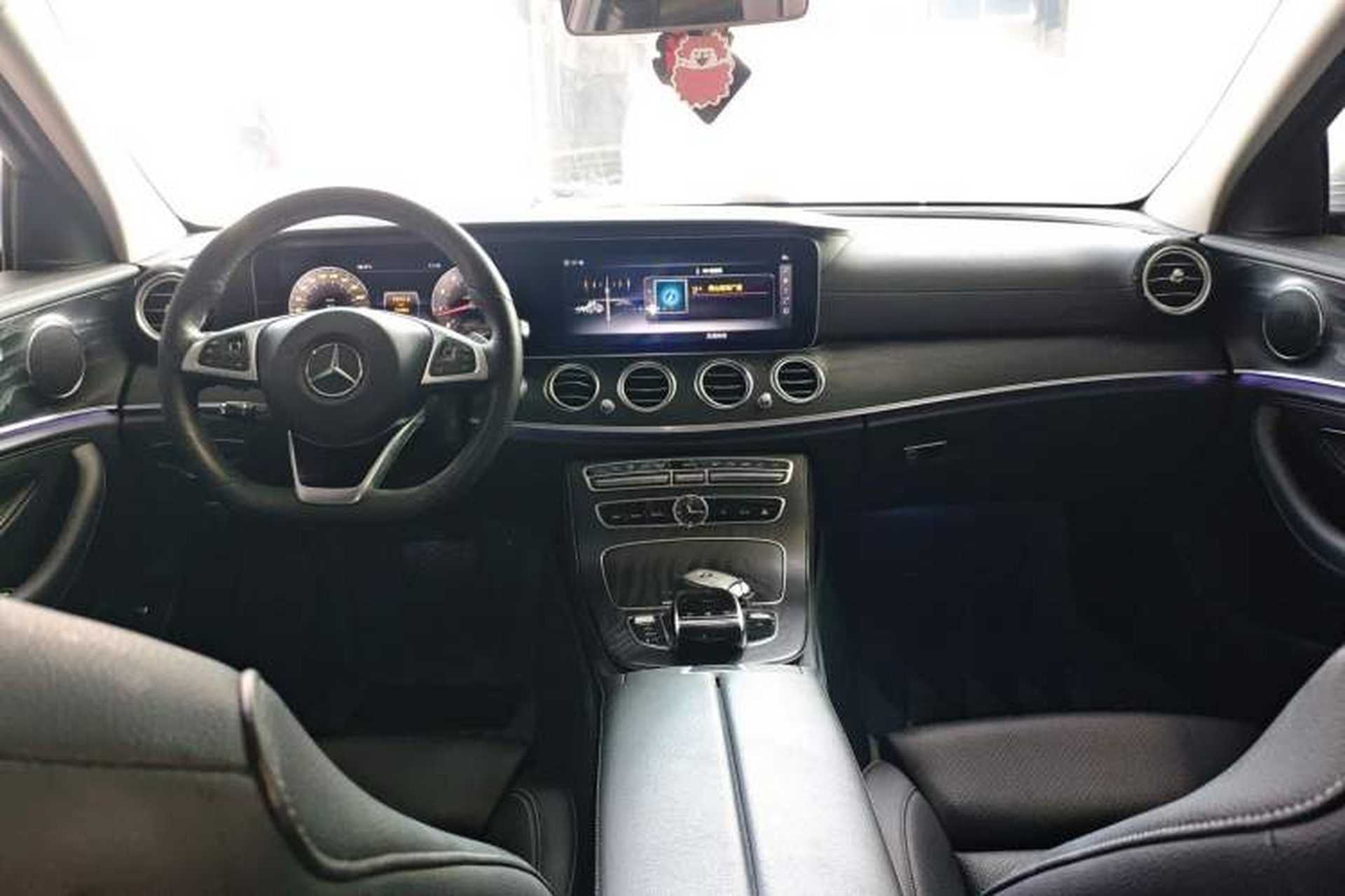 Used Mercedes-Benz E-Class 2018 E 200 L Sport Edition Center Console