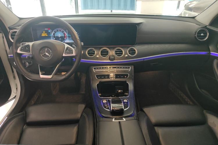 Used Mercedes-Benz E-Class 2018 Facelift E 200 L Sport Edition Center Console