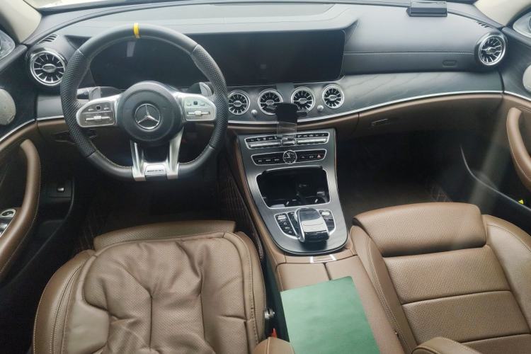 Used Mercedes-Benz E-Class 2018 E 200 L Sport Edition Center Console