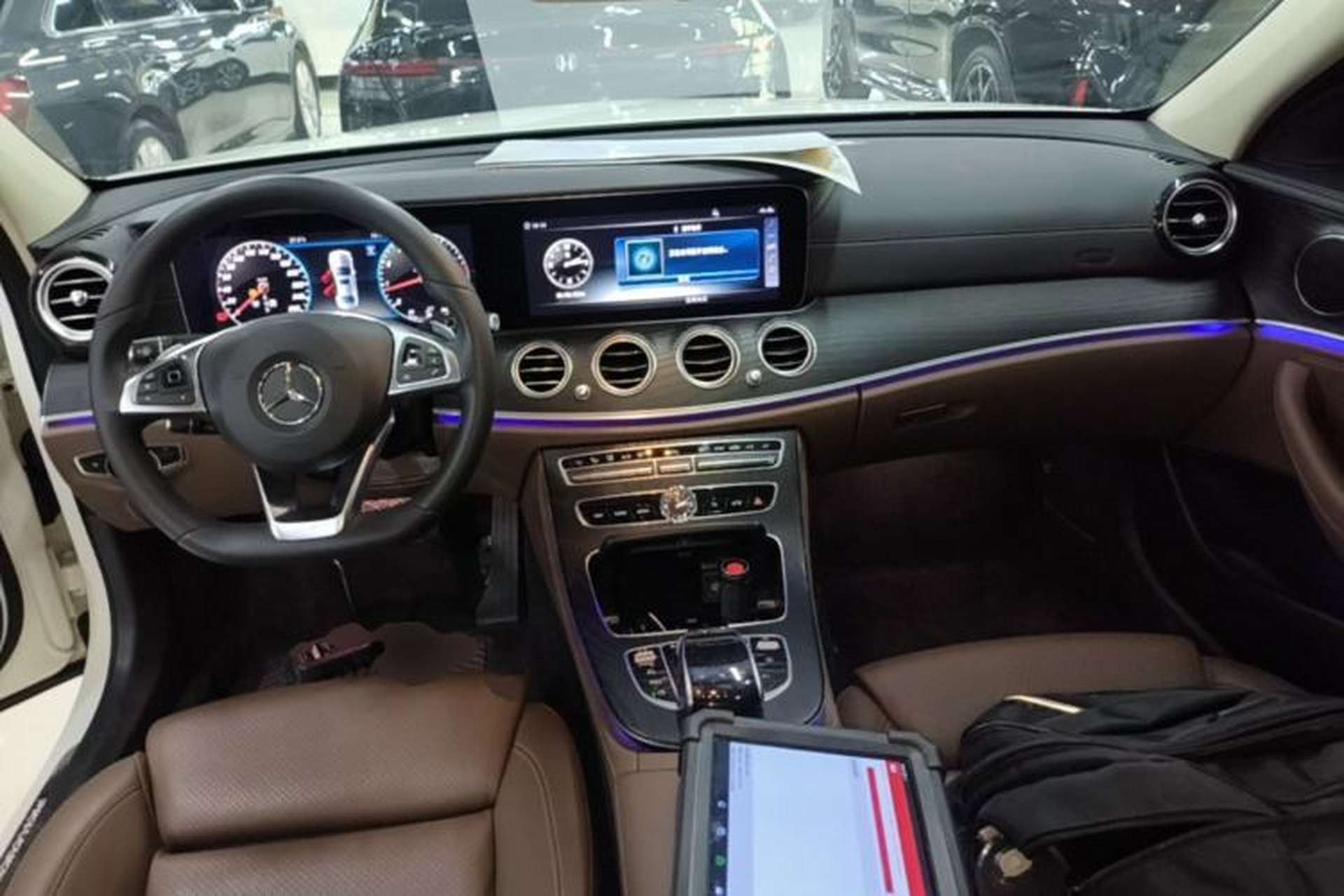 Used Mercedes-Benz E-Class 2018 Facelift E 200 L Sport 4MATIC Center Console