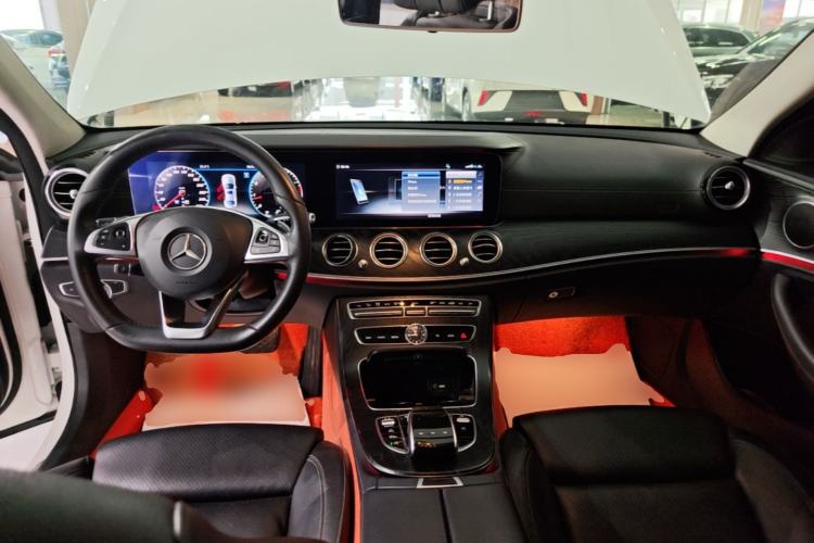 Used Mercedes-Benz E-Class 2018 Facelift E 200 L Sport Edition Center Console