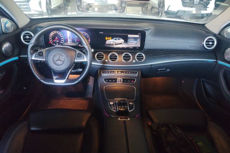 Used Mercedes-Benz E-Class 2018 Facelift E 200 L Sport Edition Center Console