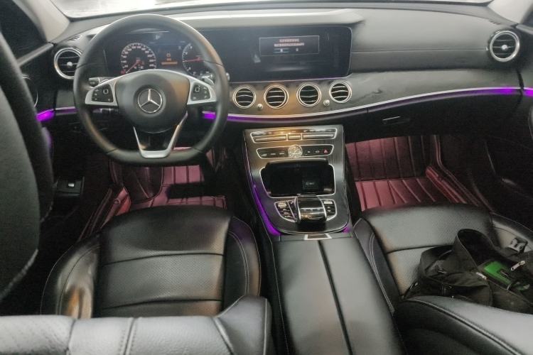 Used Mercedes-Benz E-Class 2018 E 300 L Sport Luxury Edition Center Console