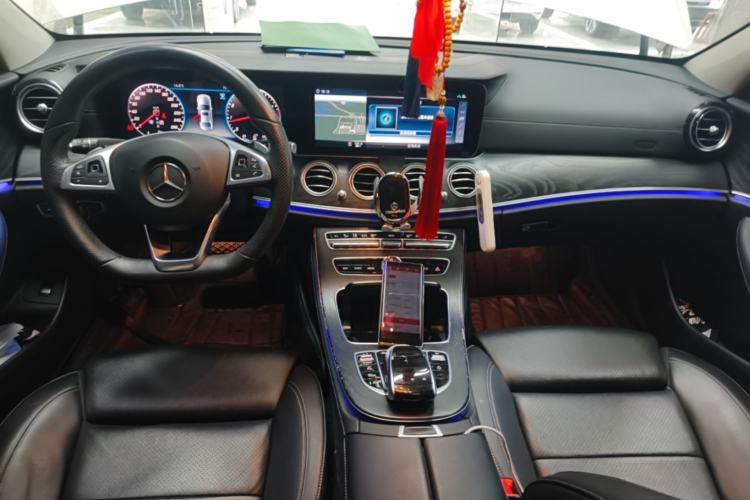 Used Mercedes-Benz E-Class 2018 E 200 L Sport Edition Center Console