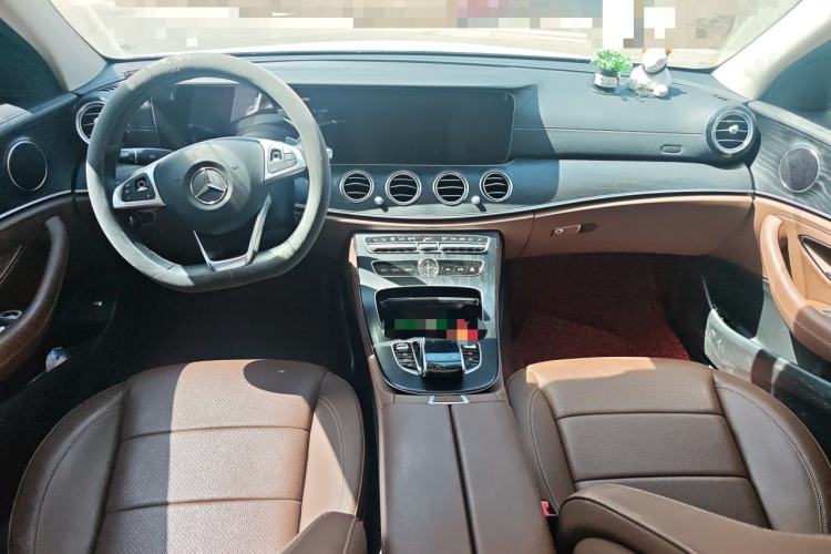 Used Mercedes-Benz E-Class 2018 Restyled E 300 L Sport Luxury Edition Center Console